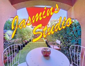 Cosy, Wi-Fi, jardin & parking, Jasmins Studio en Côte-d'Azur